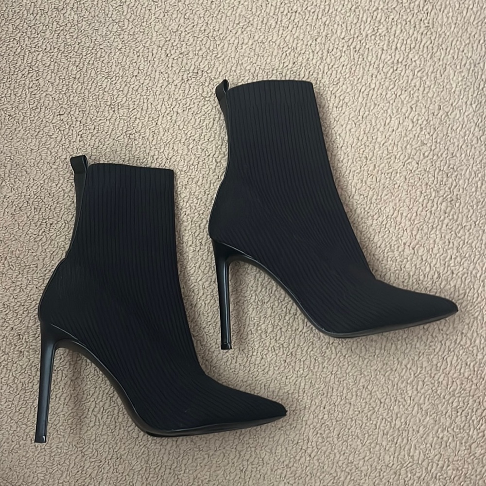 Steve Madden stilletto sock booties 9..5